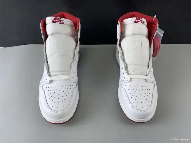 (2017) Red 1 Jordan 555088-103 Metallic Retro Air 0628